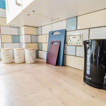 Spacious 1 Bed Flat-Free Parking ฮิลลิงดัน ภายนอก รูปภาพ