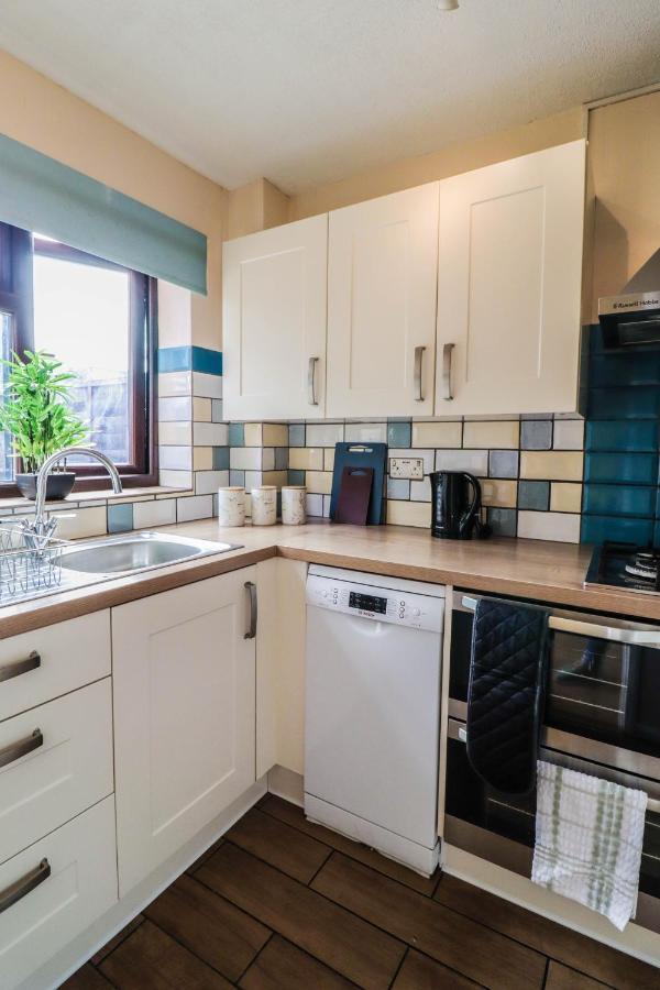 Spacious 1 Bed Flat-Free Parking ฮิลลิงดัน ภายนอก รูปภาพ