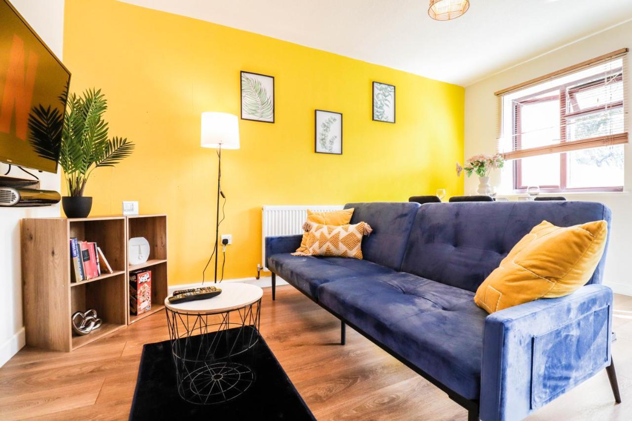 Spacious 1 Bed Flat-Free Parking ฮิลลิงดัน ภายนอก รูปภาพ