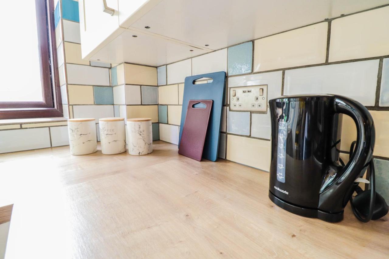 Spacious 1 Bed Flat-Free Parking ฮิลลิงดัน ภายนอก รูปภาพ