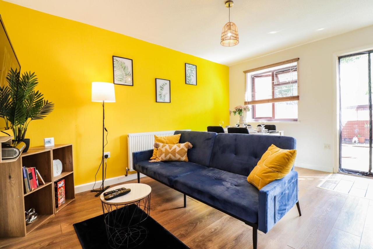Spacious 1 Bed Flat-Free Parking ฮิลลิงดัน ภายนอก รูปภาพ