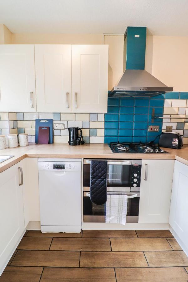 Spacious 1 Bed Flat-Free Parking ฮิลลิงดัน ภายนอก รูปภาพ