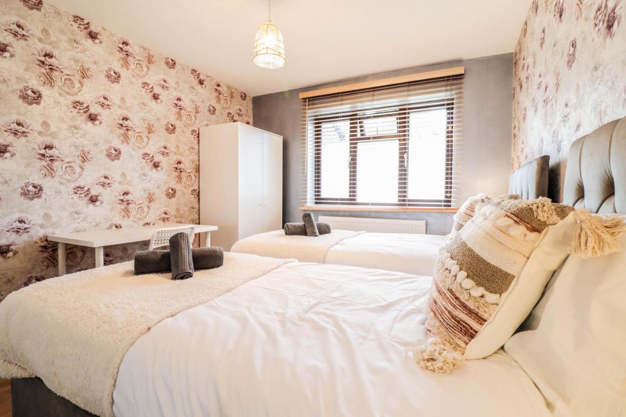 Spacious 1 Bed Flat-Free Parking ฮิลลิงดัน ภายนอก รูปภาพ