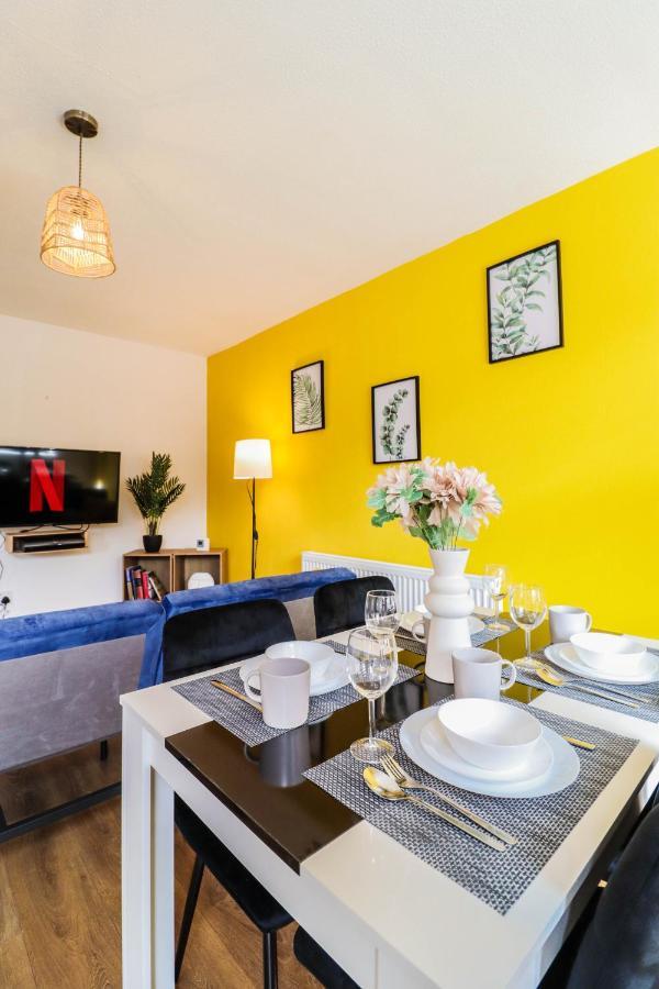 Spacious 1 Bed Flat-Free Parking ฮิลลิงดัน ภายนอก รูปภาพ