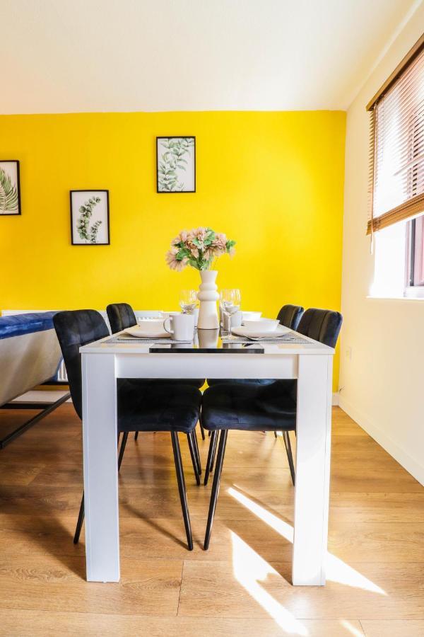 Spacious 1 Bed Flat-Free Parking ฮิลลิงดัน ภายนอก รูปภาพ