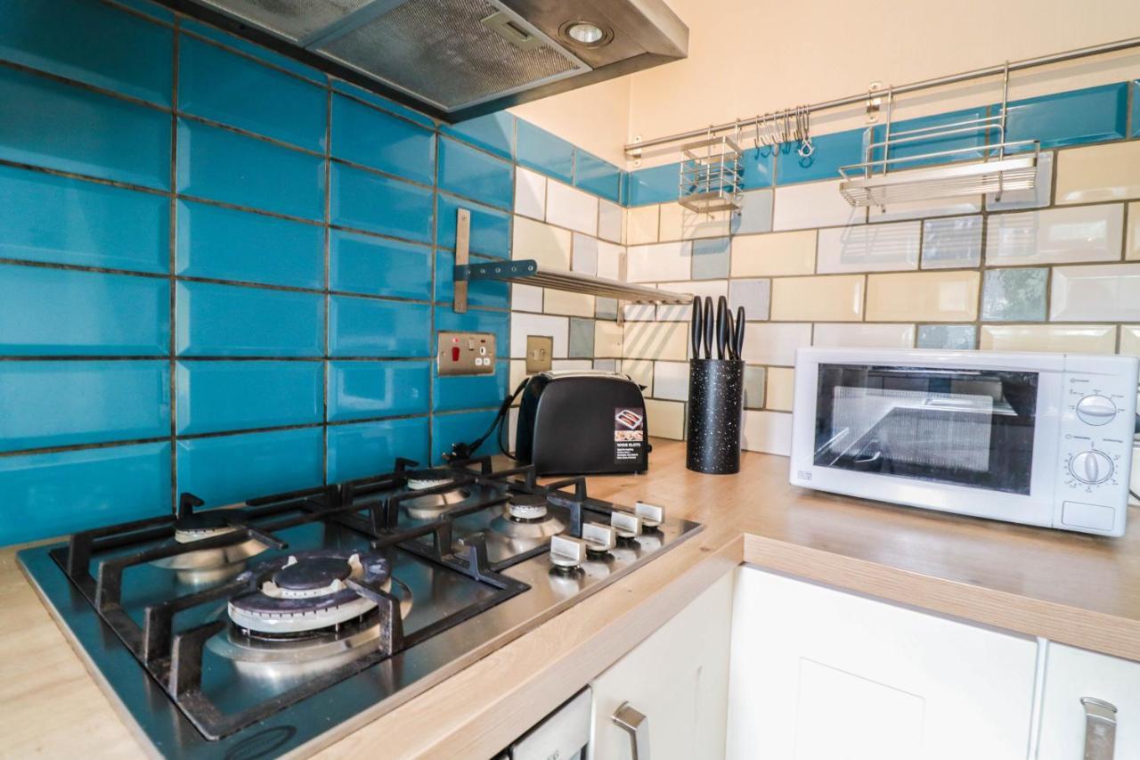 Spacious 1 Bed Flat-Free Parking ฮิลลิงดัน ภายนอก รูปภาพ