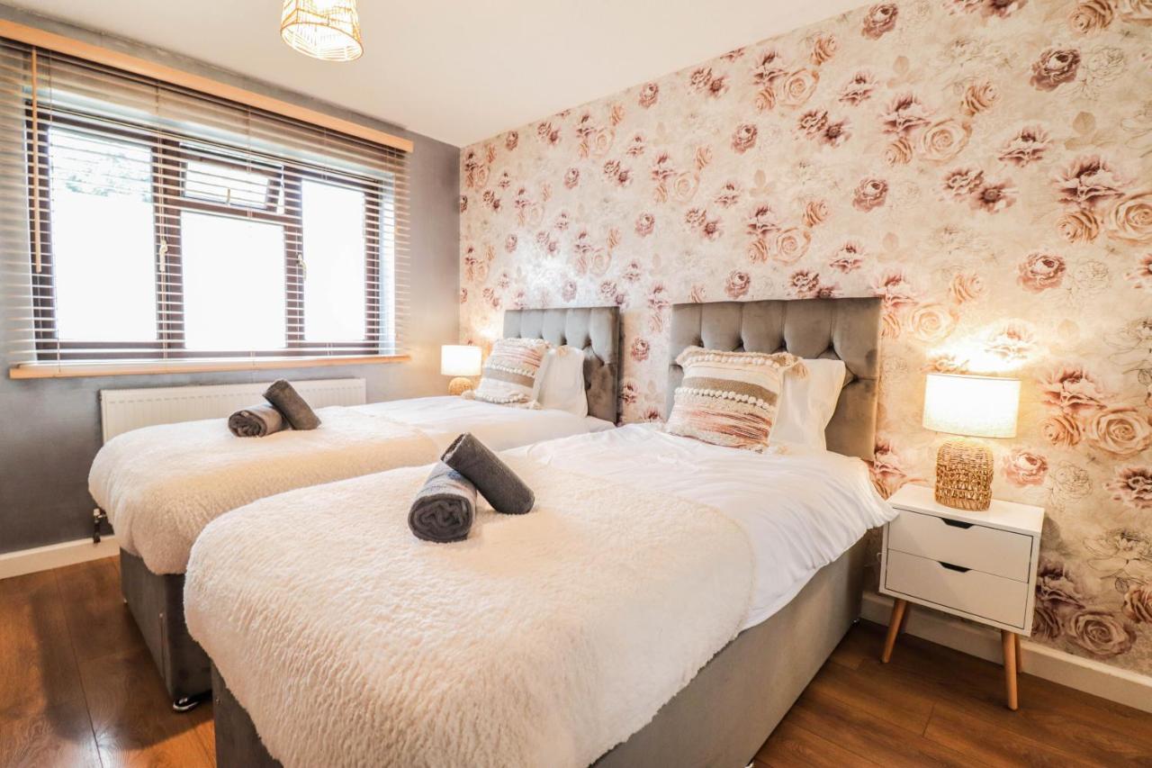Spacious 1 Bed Flat-Free Parking ฮิลลิงดัน ภายนอก รูปภาพ