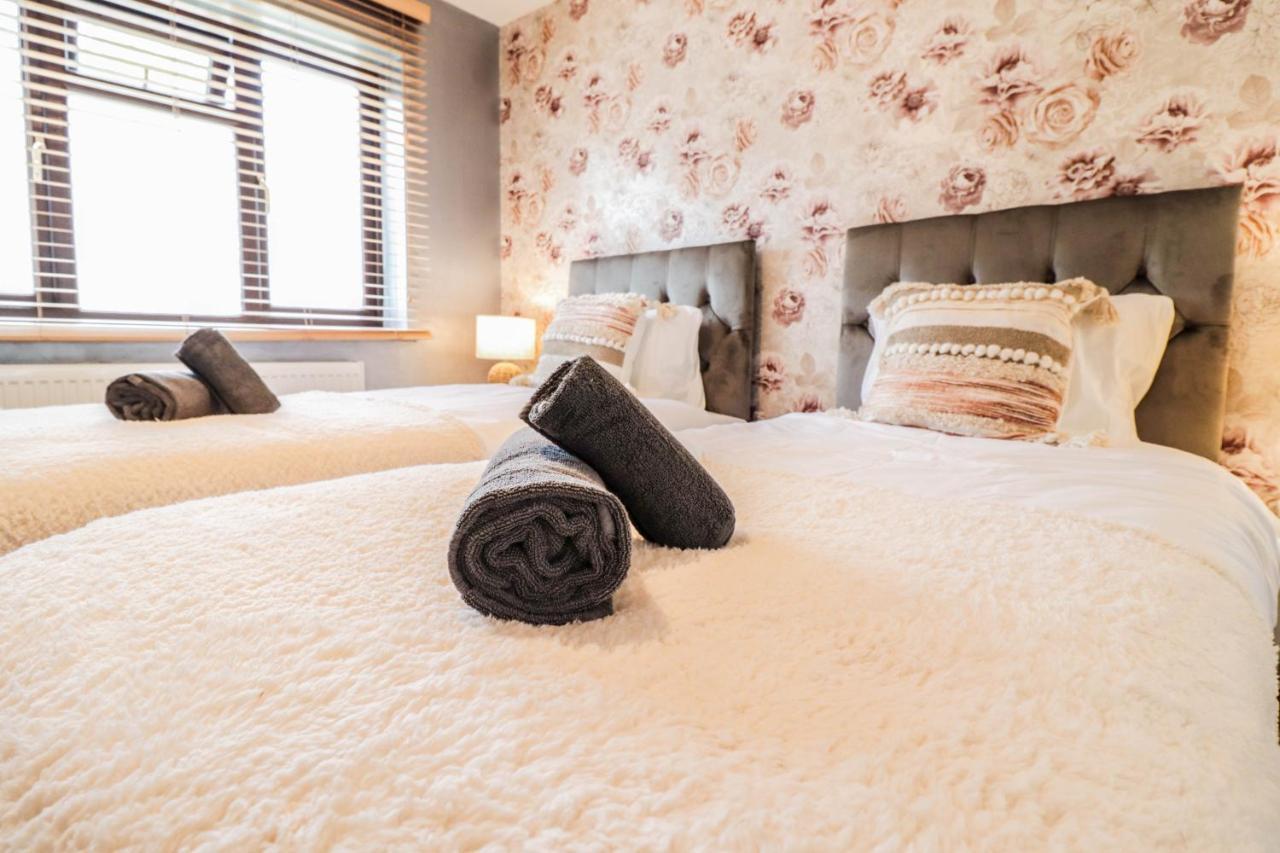 Spacious 1 Bed Flat-Free Parking ฮิลลิงดัน ภายนอก รูปภาพ